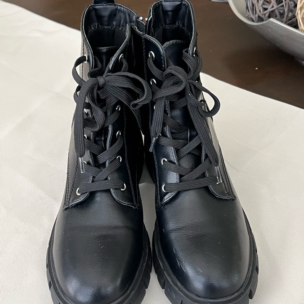 Esprit Black Combat Moto Boots with Lace-Up Design